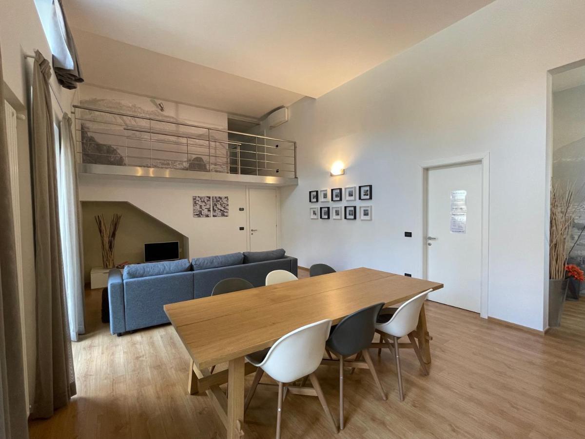 Lovely Loft Molo Menaggio Bagian luar foto